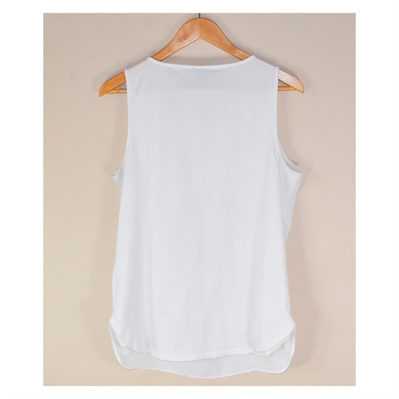 WHITE SLEEVELESS BLOUSE | MEDIUM - Picture 2 of 3